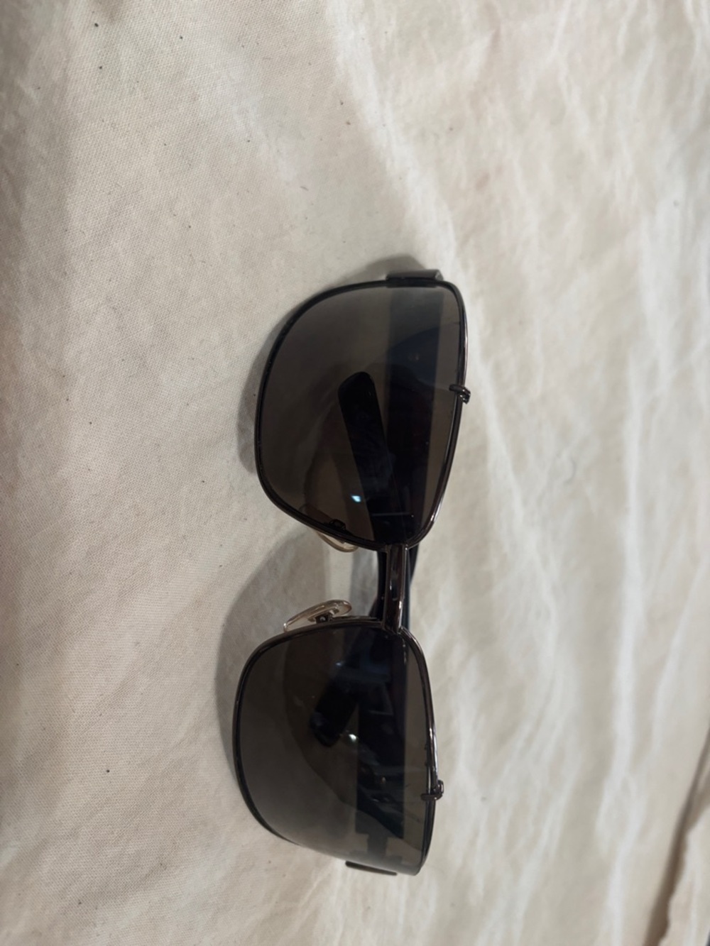 Gucci Black and Dark Gray Logo Accent Sunglasses - Picture 6 of 7